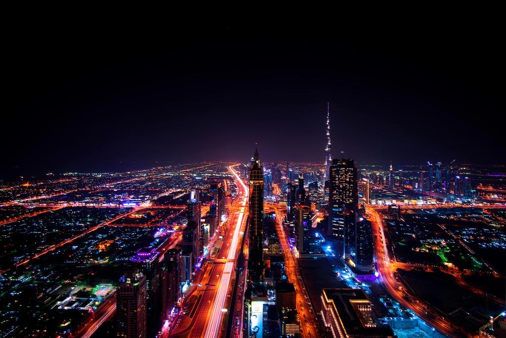 London skyline featuring the Big Ben and River Thames at dusk